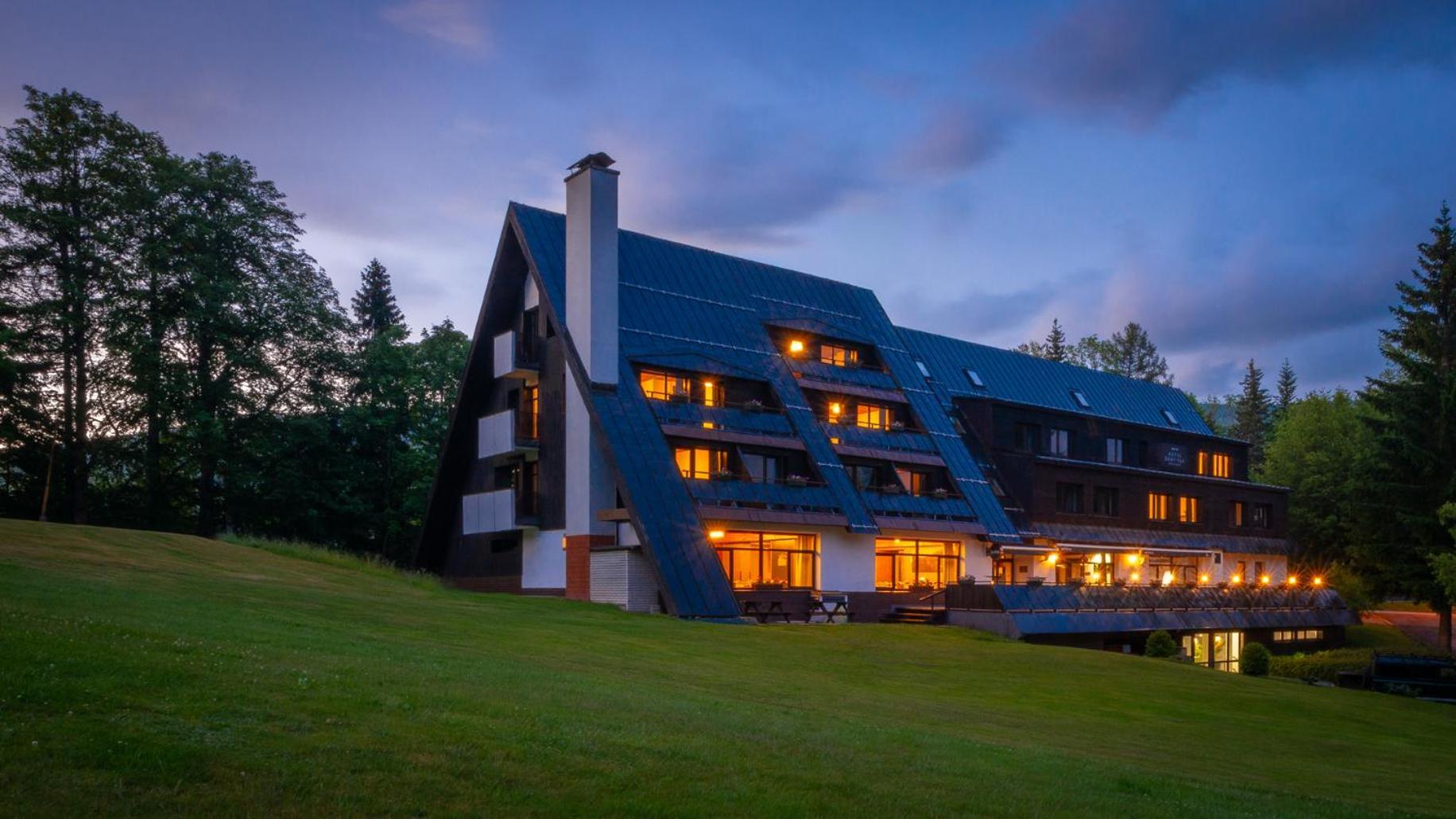 Wellness Hotel Sedy Vlk Harrachov Esterno foto