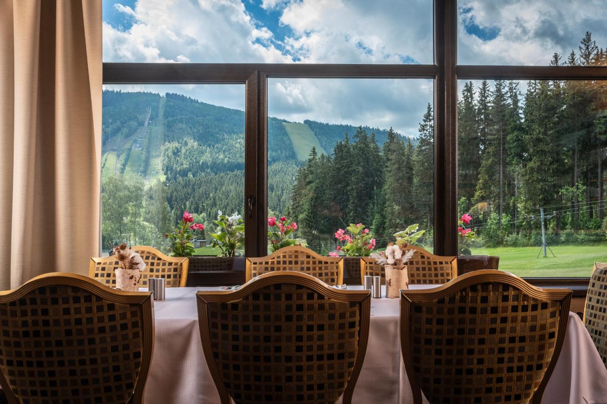 Wellness Hotel Sedy Vlk Harrachov Esterno foto